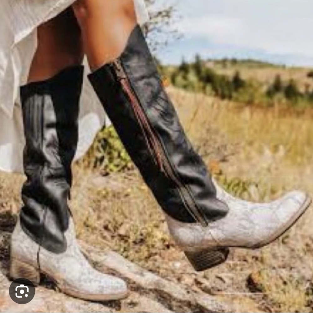 Freebird Whisper boots Black snake